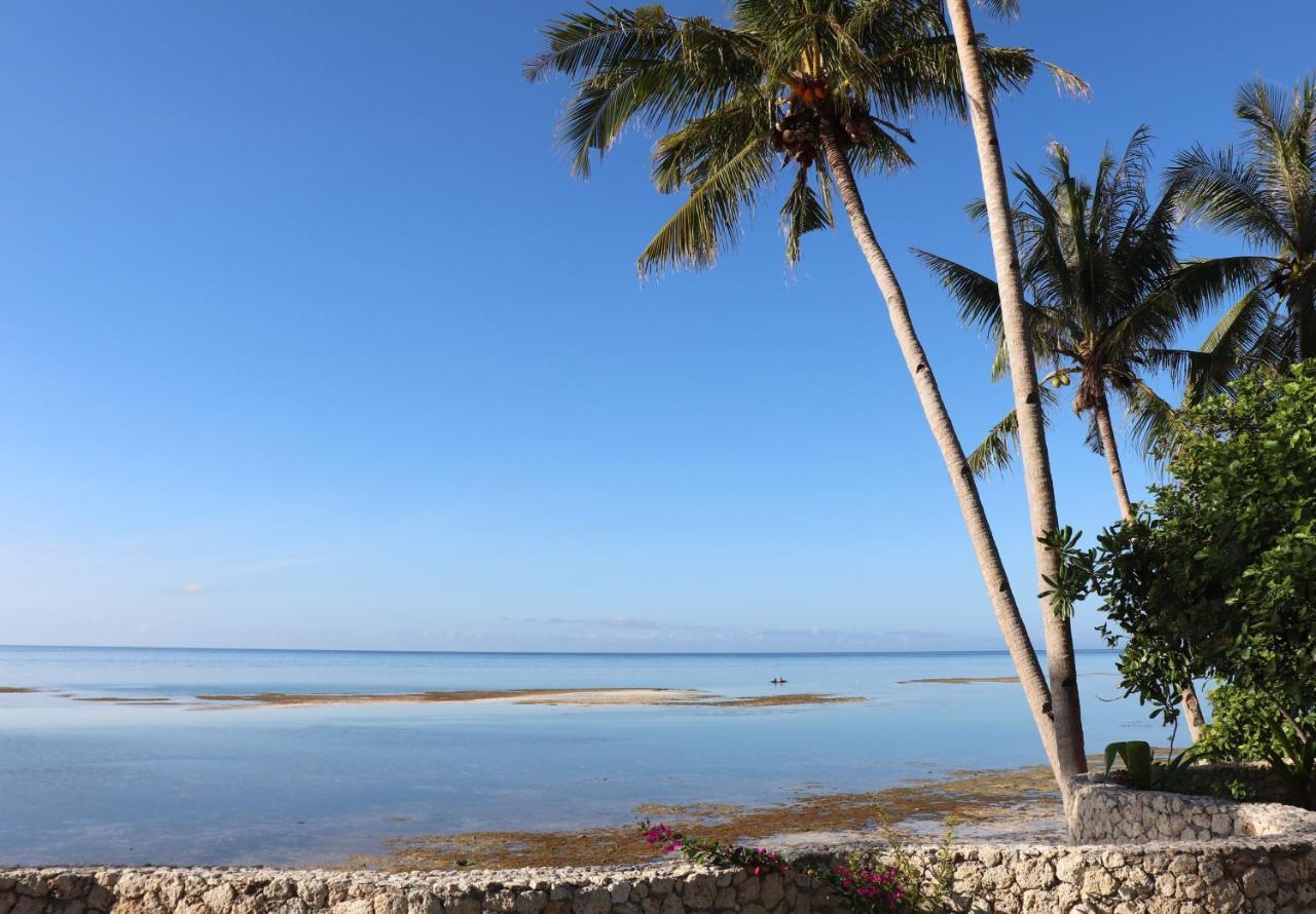Island View Beachfront Resort 安达 外观 照片