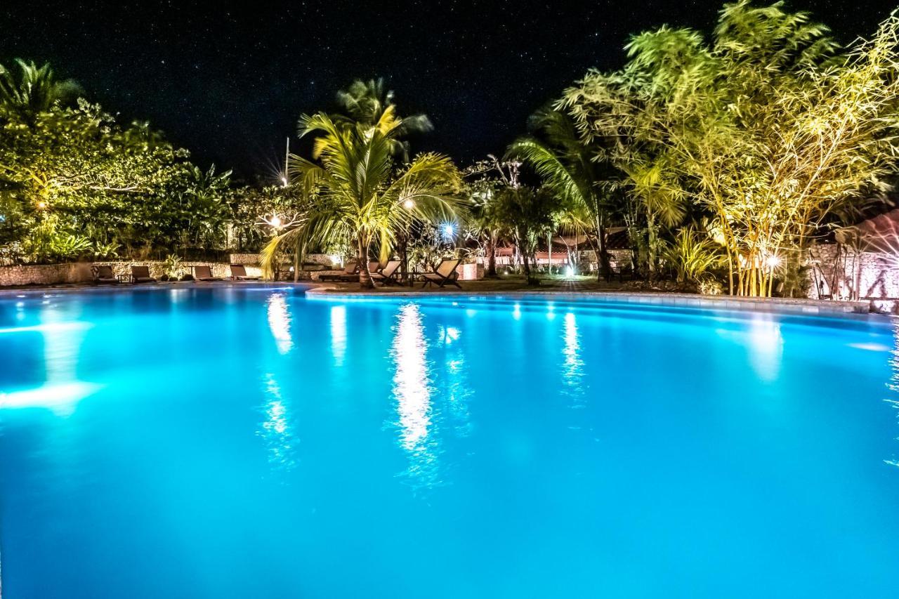 Island View Beachfront Resort 安达 外观 照片