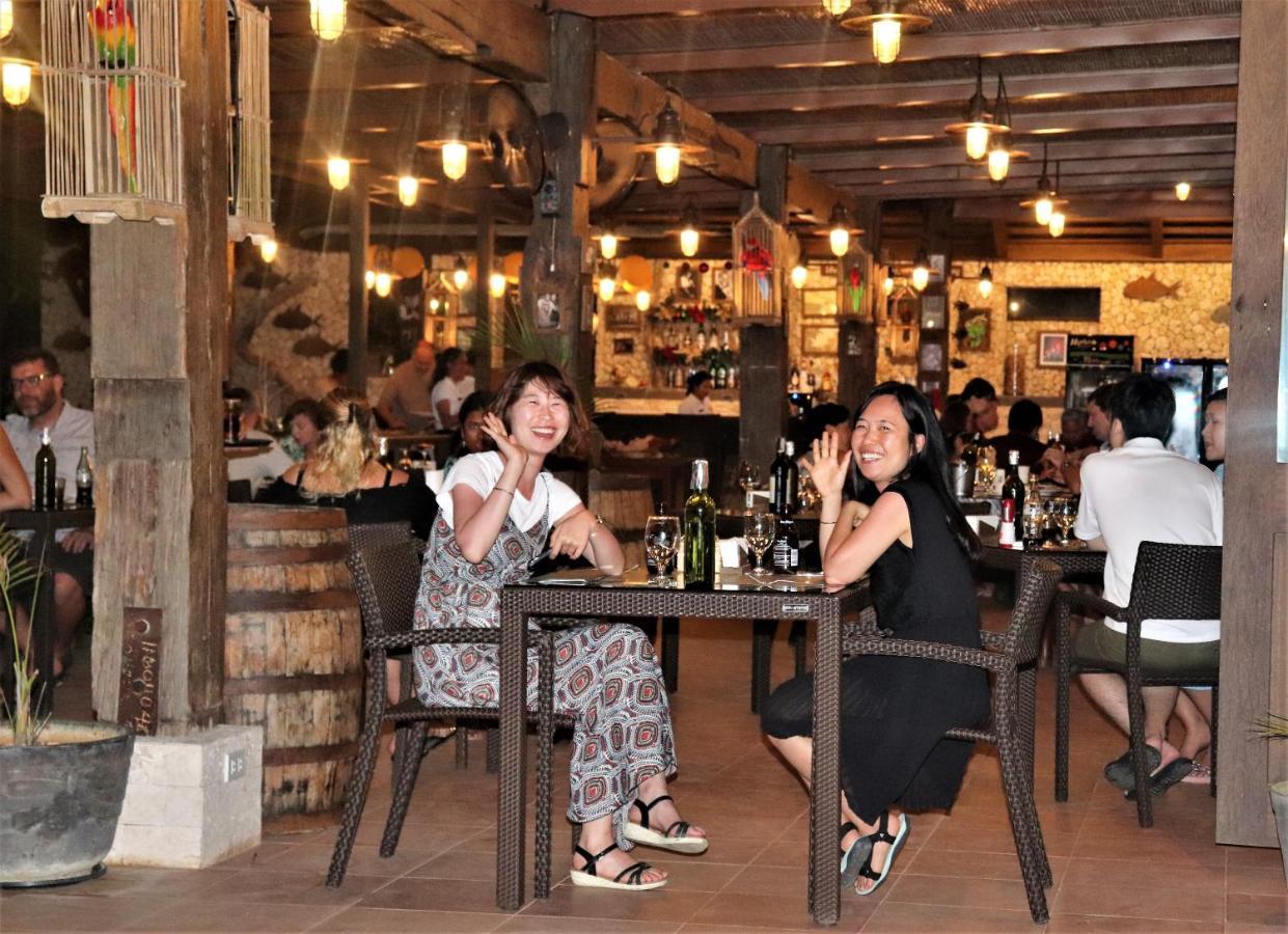 Island View Beachfront Resort 安达 外观 照片