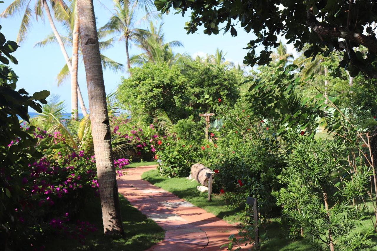 Island View Beachfront Resort 安达 外观 照片
